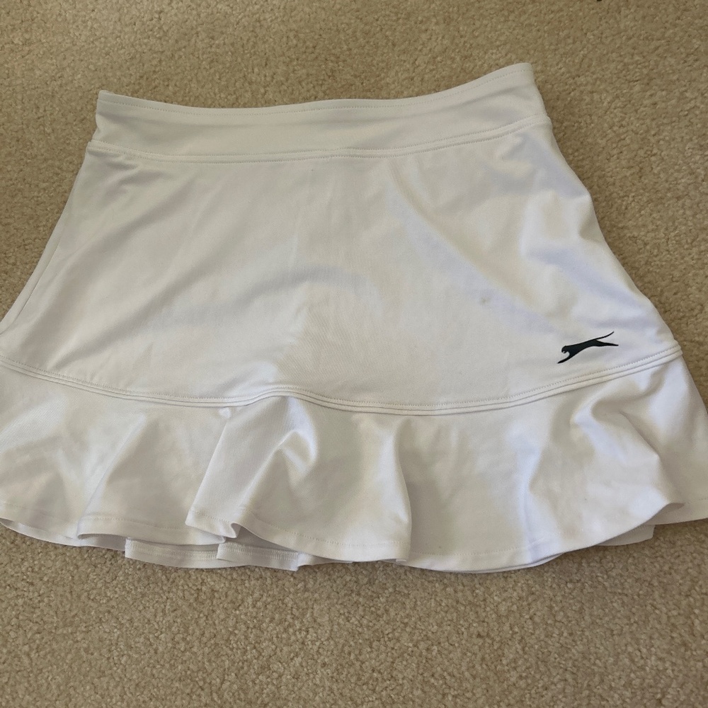 pleated white athletic skirt